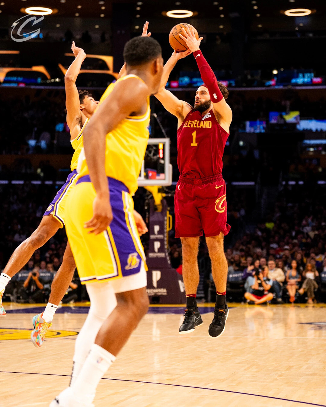 骑士主场告负，连败态势连续保持