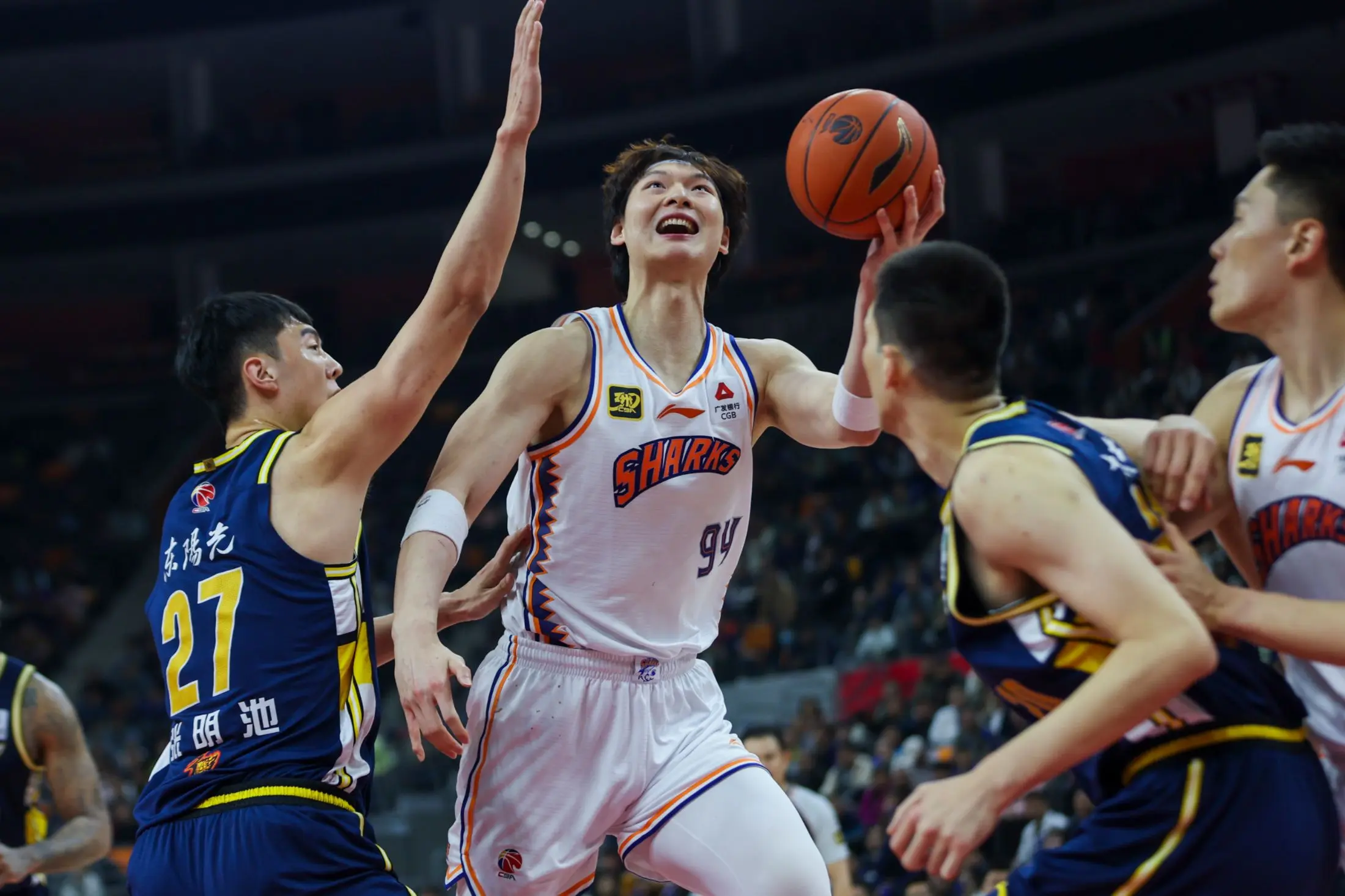 中国男篮冲击冠军宝座,全队充满斗志! 中国男篮冲击冠军宝座,全队充满斗志!