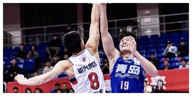 关于广州击败青岛,实力大增赛季前景的信息 关于广州击败青岛,实力大增赛季前景的信息