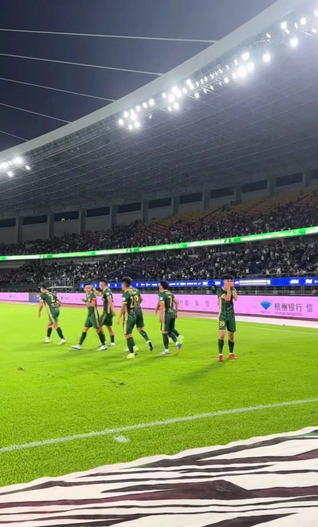 国内职业足球比赛再上一层楼的简单介绍 国内职业足球比赛再上一层楼的简单介绍