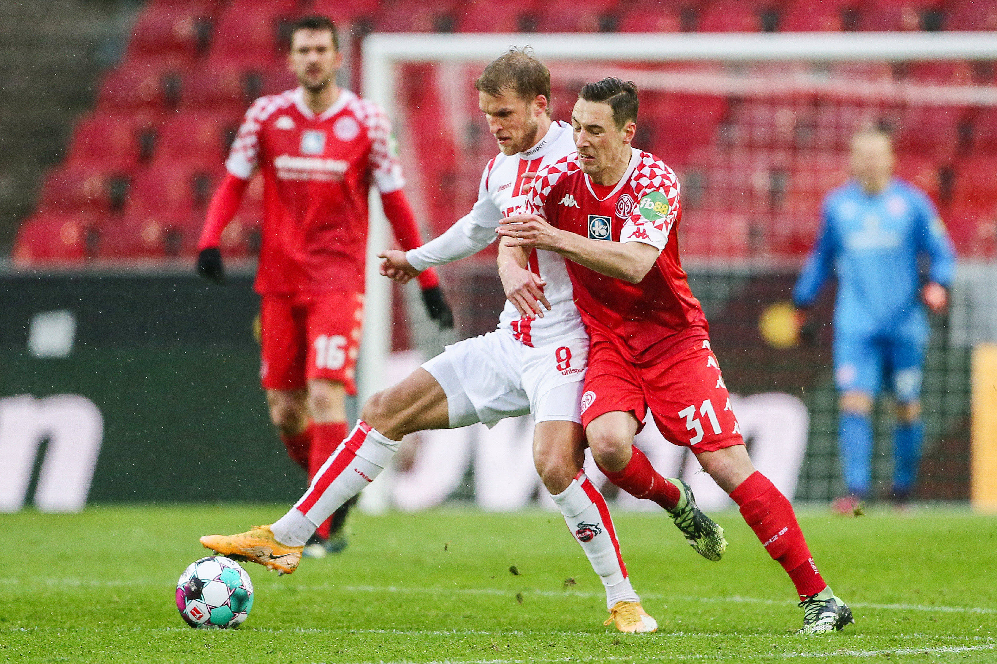 关于鹿特丹客场平局,积分保持平稳的信息 关于鹿特丹客场平局,积分保持平稳的信息