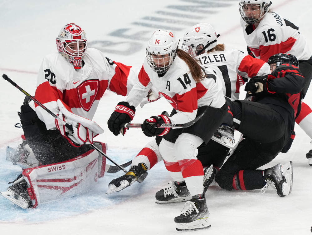 加拿大击败瑞士,闯入冰球半决赛 加拿大击败瑞士,闯入冰球半决赛